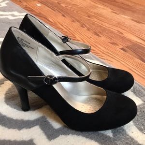 Leather and Suede Pumps🖤🖤